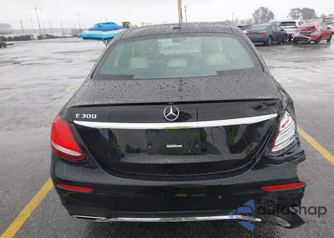 2018 Mercedes-Benz E 300 z USA, uszkodzony, nr VIN WDDZF4JB3JA395984